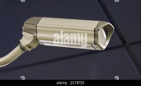 Caméra CCTV moderne, installée dans un bâtiment, Moscou, Fédération de Russie Banque D'Images