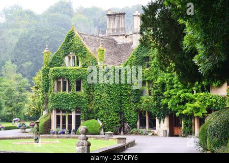 Le Manoir couvert de lierre - Hôtel de luxe à Castle Combe, Cotswolds, Wiltshire, Angleterre, Royaume-Uni Banque D'Images