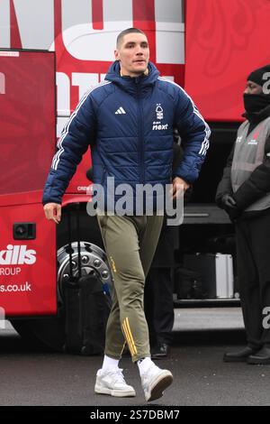 City Ground, Nottingham le dimanche 19 janvier 2025. Nottingham, Royaume-Uni. 19 janvier 2025. Nikola Milenkovic de Nottingham Forest lors du match de premier League entre Nottingham Forest et Southampton au City Ground, Nottingham le dimanche 19 janvier 2025. (Photo : Jon Hobley | mi News) crédit : MI News & Sport /Alamy Live News Banque D'Images