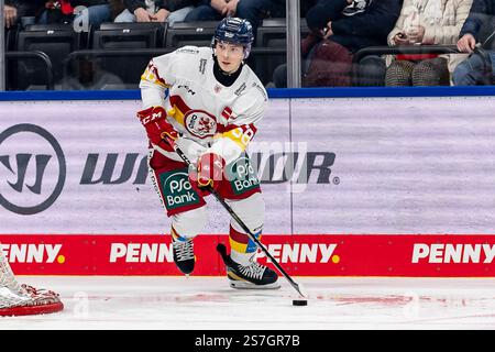 Max Balinson (Duesseldorfer EG, no 58). GER, EHC Red Bull Muenchen v. Duesseldorfer EG, Eishockey, DEL, 38. Spieltag, saison 2024/2025, 19.01.2025. Foto : Eibner-Pressefoto/Franz Feiner Banque D'Images