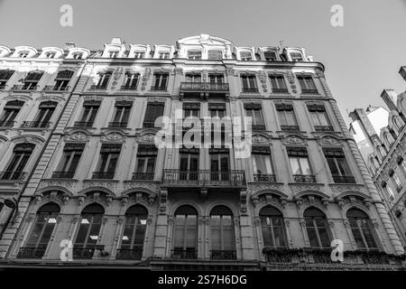 Lyon, France - 25 janvier 2022 : vue sur la rue et les bâtiments à Lyon, Rhône-Alpes, France. Banque D'Images