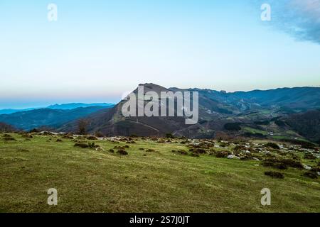 Image du mont Aloña à Oñati, au pays Basque, Espagne. Banque D'Images