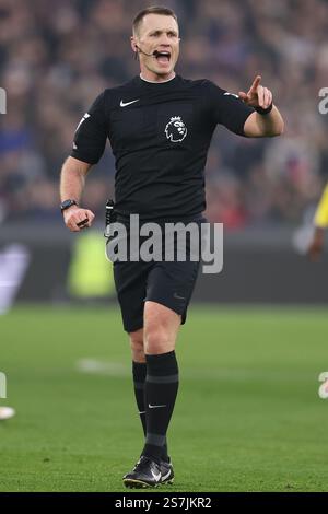 Londres, Royaume-Uni. 18 janvier 2025. Arbitre Thomas Bramall lors du match de premier League au stade de Londres. Le crédit photo devrait se lire : Paul Terry/Sportimage crédit : Sportimage Ltd/Alamy Live News Banque D'Images