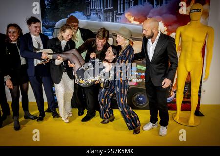 AMSTERDAM - Halina Reijn sur le tapis jaune avant la remise des Shortcutz Amsterdam Annual Awards. La réalisatrice recevra le prix Rutger Hauer pour sa contribution au développement et à la promotion des jeunes talents cinématographiques aux pays-Bas. ANP ROBIN UTRECHT pays-bas Out - belgique Out Banque D'Images