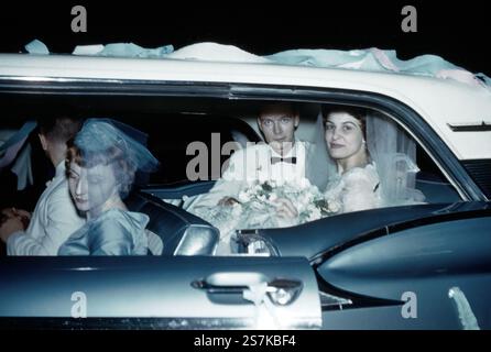 Ohio, États-Unis. Un jeune couple se marie le 13 mai 1961. Banque D'Images