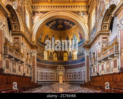 La cathedra papale, Basilique du Latran, Rome, Italie Banque D'Images
