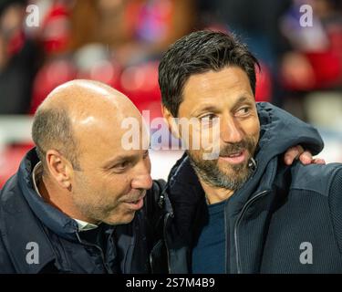 Barcelos, Guimaraes, Portugal. 19 janvier 2025. VITOR BRUNO(R) entraîneur-chef du FC Porto et BRUNO Pinheiro(l) entraîneur-chef du Gil Vicente FC vus lors du match Liga Portugal Betclic 2024/25 entre Gil Vicente FC et FC Porto à l'Estadio Cidade de Barcelos 19, janvier 2025 à Barcelos, Portugal. Crédit : ZUMA Press, Inc/Alamy Live News Banque D'Images