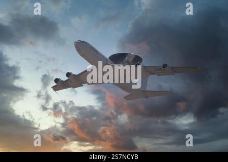 American Fighter Jet volant à travers des nuages spectaculaires Banque D'Images