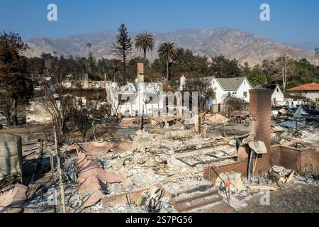 Los Angeles, États-Unis. 19 janvier 2025. Los Angeles, États-Unis. 14 septembre 2017. Un drone capture des structures endommagées par l'incendie d'Eaton à Altadena. Crédit : SOPA images Limited/Alamy Live News crédit : SOPA images Limited/Alamy Live News Banque D'Images