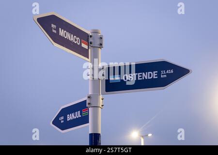 Ostende, Belgique. 20 janvier 2025. L'illustration montre un panneau dans le port d'Ostende photographié lors d'une visite de l'équipement de recherche VLIZ et du Bunker, un nouveau laboratoire d'expérience marine, lundi 20 janvier 2025, à Ostende. BELGA PHOTO JAMES ARTHUR GEKIERE crédit : Belga News Agency/Alamy Live News Banque D'Images