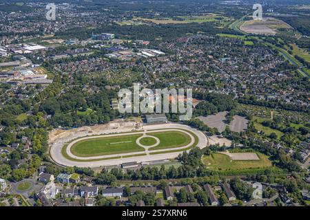 Vue aérienne, ancienne piste de trot Dinslaken avec travaux de démolition et chantier de construction pour un nouveau quartier résidentiel, Bärenkampallee, Dinslaken, Ruhr Banque D'Images