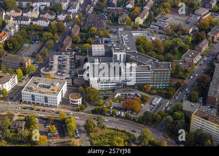 Vue aérienne, GFO Kliniken Niederrhein - site Josef Krankenhaus, Aeskulap Center Moers, poste de police, Moers, Moers, région de la Ruhr, Rhénanie du Nord-Westphalie Banque D'Images