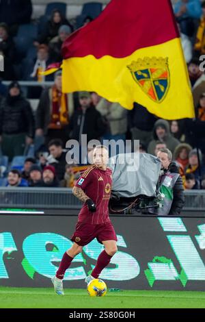 Rome, Italie. 17 janvier 2025. Angelino de L'AS Roma lors du match de Serie A Enilive entre L'AS Roma et Gênes CFC au Stadio Olimpico le 17 janvier 2025 à Rome, Italie. Crédit : Giuseppe Maffia/Alamy Live News Banque D'Images