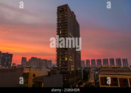 Un coucher de soleil sur la ligne d'horizon de Ho Chi Minh ville, Vietnam Banque D'Images