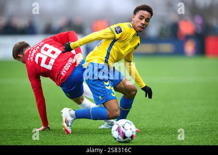 Broendby, Danemark. 18 janvier 2025. Noah Nartey (36) de Broendby vu lors d'un match test entre Broendby IF et Hvidovre IF au Bane 2 à Broendby. Banque D'Images