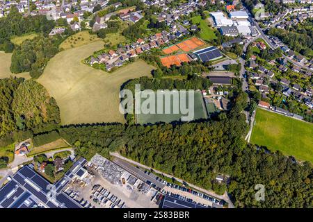 Vue aérienne, deux terrains de sport stade de football FC Blau-Weiß Voerde e.V. et terrain de baseball Ennepetal Raccoons Baseball- und Softballclub 1984 e.V. at H. Banque D'Images