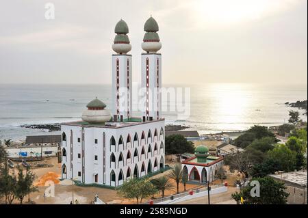 Mosquée de la Divinite, district de Ouakam, Dakar, Sénégal, Afrique de l'Ouest Banque D'Images