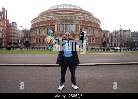 Natasha Jonas lors d'un appel photo au Royal Albert Hall, Londres. Lauren Price et Natasha Jonas s’affronteront dans un combat d’unification du titre mondial le 7 mars au Royal Albert Hall. Date de la photo : mardi 21 janvier 2025. Banque D'Images
