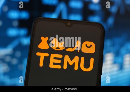 Canada. 21 janvier 2025. Dans cette illustration photo, le logo Temu est affiché sur l'écran d'un smartphone. (Crédit image : © Thomas Fuller/SOPA images via ZUMA Press Wire) USAGE ÉDITORIAL SEULEMENT ! Non destiné à UN USAGE commercial ! Banque D'Images