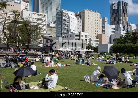 Parc Minami Ikebukuro dans le quartier Ikebukuro de Tokyo au Japon Banque D'Images