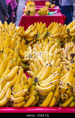Berna Bugh, Kangan, Inde. Bananes fraîches sur un marché dans un village de Jammu-et-Cachemire. Banque D'Images