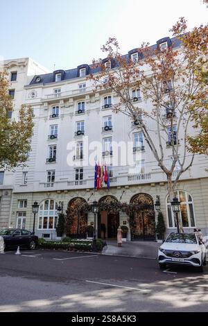 L'extérieur du Mandarin Oriental Ritz de Madrid, en Espagne, est un magnifique exemple de l'architecture belle époque Banque D'Images