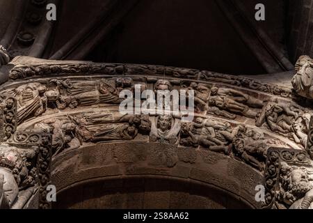 Portique de gloire, style de transition entre roman et gothique, par maître Mateo et ses ouvriers, Saint-Jacques de Compostelle, province de la Coruña, Galice. Banque D'Images