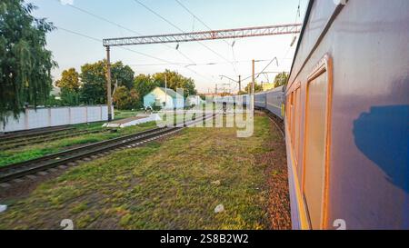 Un trajet en train interurbain typique en Ukraine Banque D'Images