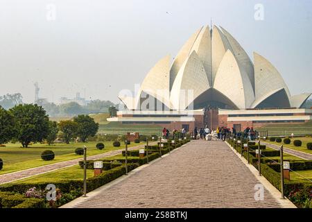 La Maison de culte Bahá’í est populairement connue sous le nom de Temple du Lotus à New Delhi, en Inde. Banque D'Images