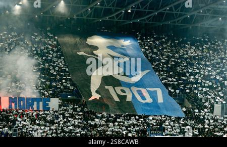 BERGAME, ITALIE - 21 JANVIER : fans d'Atalanta BC , lors du match MD7 de la phase de la Ligue des champions 2024/25 de l'UEFA entre Atalanta BC et SK Sturm Graz au stade Gewiss le 21 janvier 2025 à Bergame, Italie. (Photo de MB Media) Banque D'Images