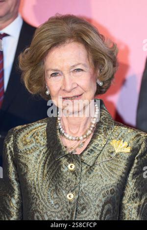 L'ancienne reine Sofia assiste au concert de charité 'Stradivarius for DANA' au Théâtre Royal le 20 janvier 2025 à Madrid, Espagne. Banque D'Images