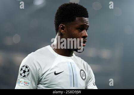 Bergame, Italie. 21 janvier 2025. Tochi Chukwuani du SK Sturm Graz regarde pendant le match de Ligue des Champions de l'UEFA entre Atalanta BC et SK Sturm Graz au Gewiss Stadium le 21 janvier 2025 à Bergame, en Italie . Crédit : Marco Canoniero/Alamy Live News Banque D'Images