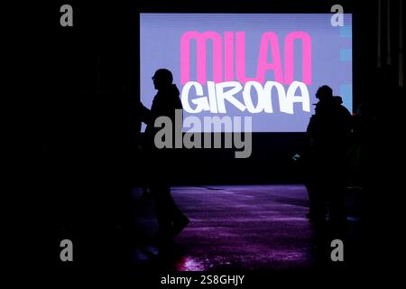 Milan, Italie. 22 janvier 2025. Supporters avant le match de football de l'UEFA Champions League entre l'AC Milan et Gérone au stade San Siro de Milan, dans le nord de l'Italie - mercredi 22 janvier 2025. Sport - Soccer . (Photo de Spada/LaPresse) crédit : LaPresse/Alamy Live News Banque D'Images