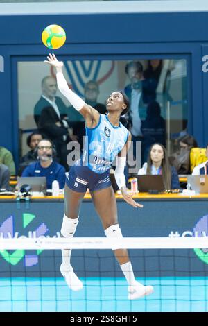 Milan, Italie. 22 janvier 2025. Paola Egonu (Numia VeroVolley Milano) lors du match de la Ligue des champions féminine 2025 de la CEV entre Numia Vero volley Milano et Vakifbank Istanbul à Palalido, Milan, Italie le 22 janvier 2025 lors du match de volleyball féminin de la Ligue des champions de la CEV à Milan, Italie, 22 janvier 2025 crédit : Agence photo indépendante/Alamy Live News Banque D'Images