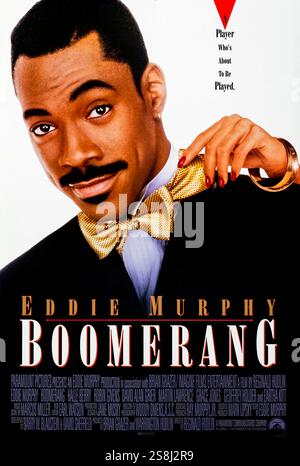 Boomerang (1992) réalisé par Reginald Hudlin avec Eddie Murphy, Robin Givens et Halle Berry. Un directeur publicitaire féministe obtient un avant-goût de sa propre médecine quand son nouveau patron féminin s'avère être juste comme lui. Photographie d'une affiche américaine originale de 1992 À USAGE ÉDITORIAL EXCLUSIF. Crédit : BFA / Paramount Pictures Banque D'Images