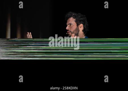 Naples, Na, Italie. 15 janvier 2025. Naples, Italie. Guglielmo Scilla aka Willwoosh se produit en direct au Teatro Augusteo à Naples, NA, Italie. Jenuari 15, 2025 (crédit image : © Andrea Gul/SOPA images via ZUMA Press Wire) USAGE ÉDITORIAL SEULEMENT! Non destiné à UN USAGE commercial ! Banque D'Images