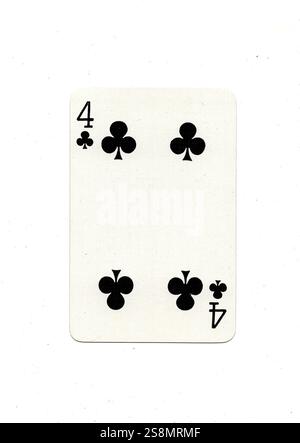 Une carte de jeu de clubs vintage isolé sur un fond blanc. Banque D'Images