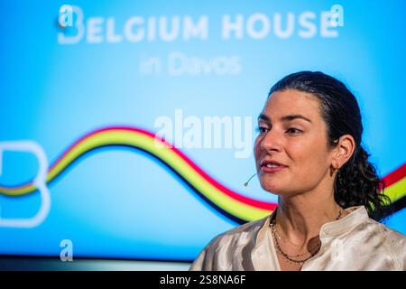 Davos, Suisse. 23 janvier 2025. Ana Rovzar photographiée lors de la réunion annuelle du Forum économique mondial 2025 à Davos, Suisse, jeudi 23 janvier 2025. La réunion annuelle a lieu du 20 au 24 janvier, avec les chefs de gouvernement et les dirigeants économiques. BELGA PHOTO JASPER JACOBS crédit : Belga News Agency/Alamy Live News Banque D'Images