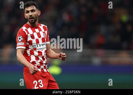 Milan, Italie. 22 janvier 2025. Ivan Martin du Girona FC regarde le match de football de l'UEFA Champions League entre l'AC Milan et le Girona FC au Stadio Giuseppe Meazza le 22 janvier 2025 à Milan, Italie . Crédit : Marco Canoniero/Alamy Live News Banque D'Images