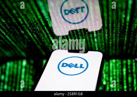 Dans cette illustration photo, un logo Dell apparaît sur un smartphone. (Photo de Mateusz Slodkowski / SOPA images / SIPA USA) *** strictement à des fins d'actualités éditoriales *** Banque D'Images