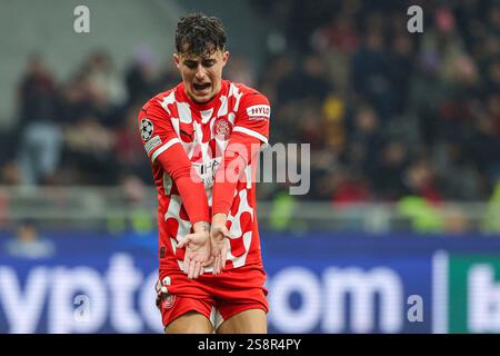 Milan, Italien. 22 janvier 2025. Alejandro Frances du Girona FC réagit lors de l'UEFA Champions League 2024/25 League phase - Matchday7 match de football entre l'AC Milan et le Girona FC au San Siro Stadium crédit : dpa/Alamy Live News Banque D'Images