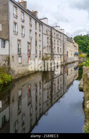 France, région Bretagne, département du Finistère sud, Quimperlé, maisons le long de l'isole Banque D'Images