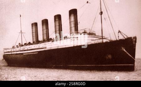 Photographie de la RMS Titanic pour son voyage inaugural, avant le paquebot a coulé dans l'Atlantique Nord. En date du 20e siècle Banque D'Images
