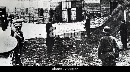 Photo de deux résistants français en cours d'exécution, pendant l'occupation allemande de la France pendant la Seconde Guerre mondiale. En date du 20e siècle Banque D'Images