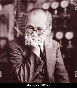 Yoshio Nishina (1890 – 1951) physicien japonais surnommé « le père fondateur de la recherche en physique moderne au Japon ». Il a dirigé les efforts du Japon pour développer une bombe atomique pendant la seconde Guerre mondiale Banque D'Images