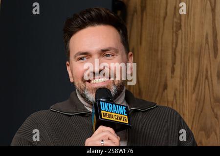 Kiev, Ukraine. 23 janvier 2025. Le présentateur de télévision Tymur Miroshnychenko lors du tirage des finalistes de Vidbir 2025, la phase de sélection nationale ukrainienne pour le concours Eurovision de la chanson 2025, au Ukraine-Media Center, Kiev. Crédit : SOPA images Limited/Alamy Live News Banque D'Images