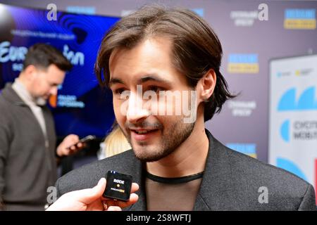 Kiev, Ukraine. 23 janvier 2025. Chanteur KHAYAT Band lors du tirage au sort des finalistes de Vidbir 2025, la phase de sélection nationale ukrainienne pour le concours Eurovision de la chanson 2025, au Ukraine-Media Center, Kiev. (Photo par Aleksandr Gusev/SOPA images/SIPA USA) crédit : SIPA USA/Alamy Live News Banque D'Images