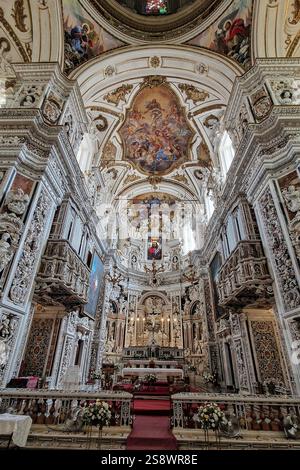 Rapport de l'ensemble pour voyager en Sicile avec transport par mer, visite de la ville de Palerme et séjour à Gioiosa Marea à TH Capo Calava Village et excursion à Tindari et Eolie îles Lipari et Vulcano. Sur cette photo Banque D'Images