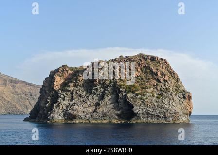 Rapport de l'ensemble pour voyager en Sicile avec transport par mer, visite de la ville de Palerme et séjour à Gioiosa Marea à TH Capo Calava Village et excursion à Tindari et Eolie îles Lipari et Vulcano. Sur cette photo Banque D'Images