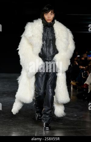 Paris, Frankreich. 22 janvier 2025. EGONLAB. Défilé automne/hiver 2025-2026 pendant la semaine de la mode de Paris Menswear le 2025 janvier - Paris, France 22/01/2025 crédit : dpa/Alamy Live News Banque D'Images